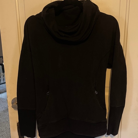 LULULEMON PULLOVER SWEATER!‎ - Picture 2 of 6